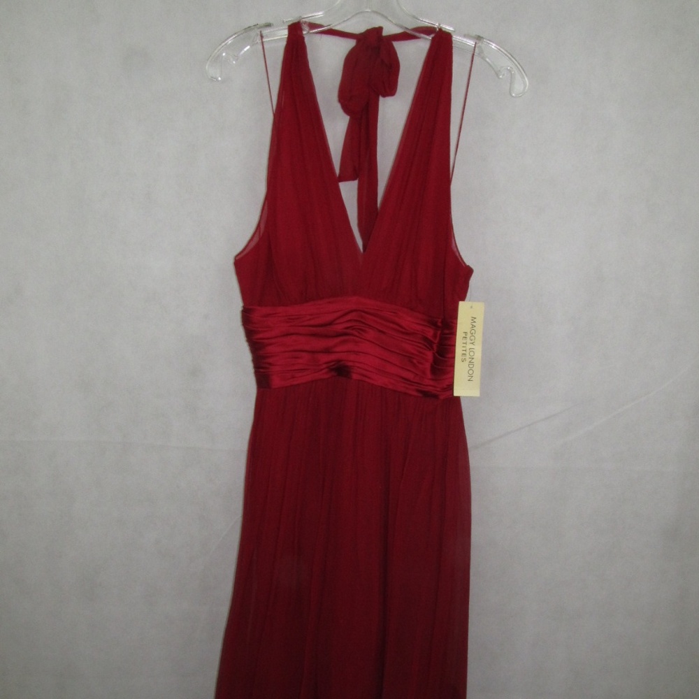Maggy London Petites Size 6P Red Halter 100% Silk
